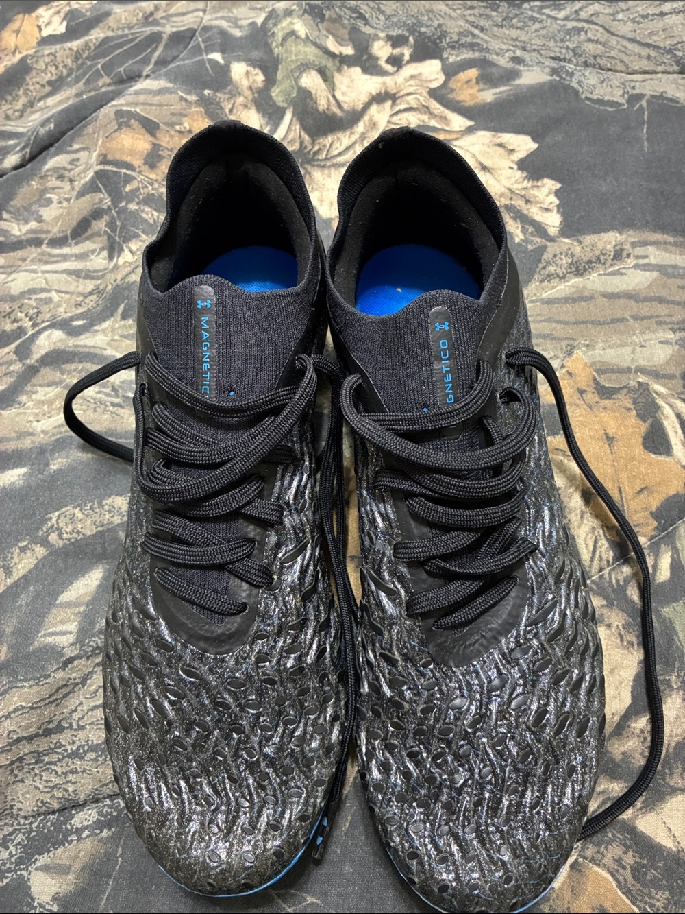 Under Armour Magnetico Soccer Cleats